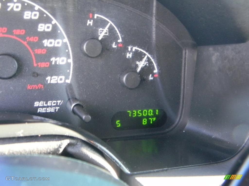 2002 Explorer XLT 4x4 - Black Clearcoat / Graphite photo #16
