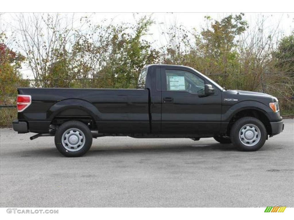 2010 F150 XL Regular Cab - Tuxedo Black / Medium Stone photo #9