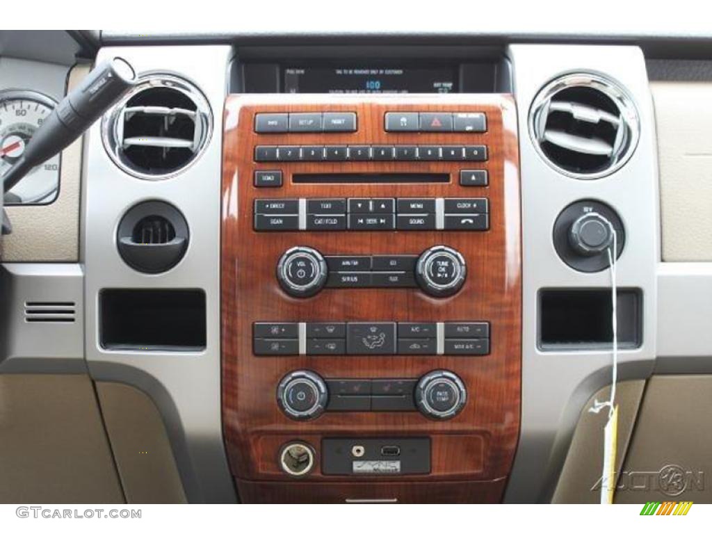 2010 F150 Lariat SuperCrew - Tuxedo Black / Tan photo #24