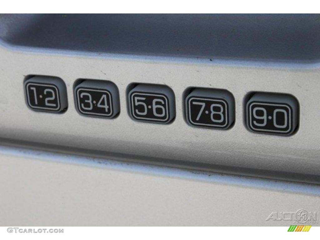 2010 F150 XL SuperCab - Ingot Silver Metallic / Black photo #16