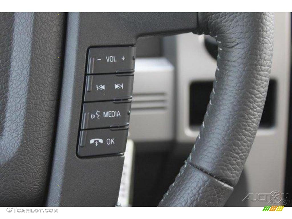 2010 F150 XL SuperCab - Ingot Silver Metallic / Black photo #31