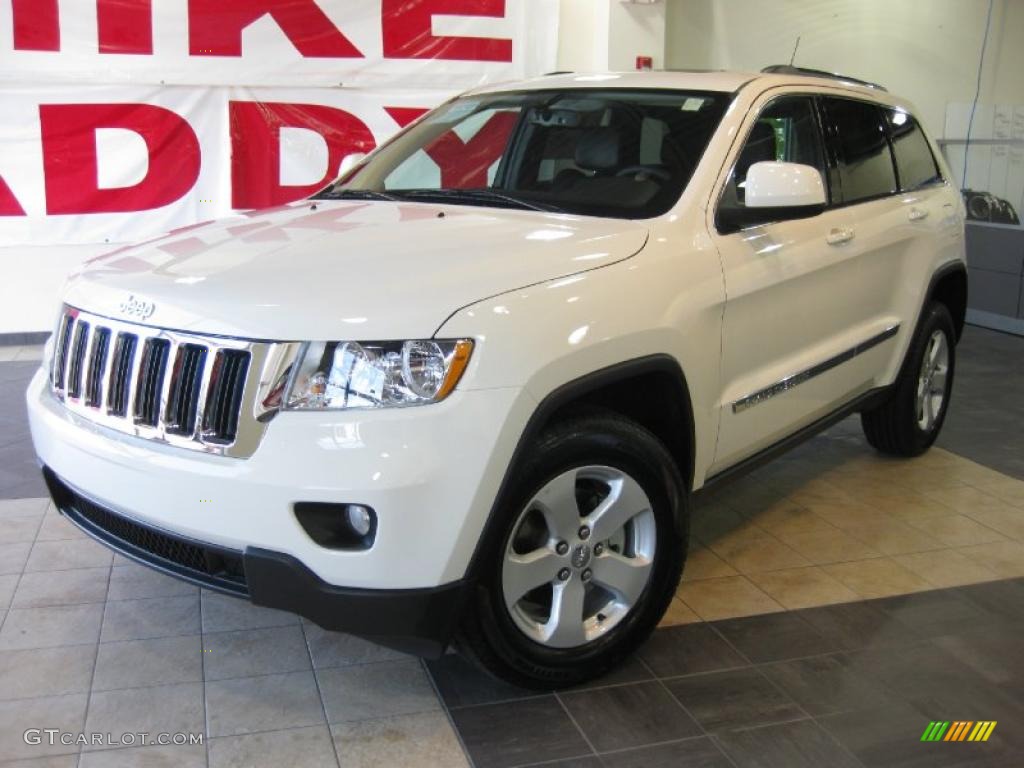 2011 Grand Cherokee Laredo X Package - Stone White / Black photo #2