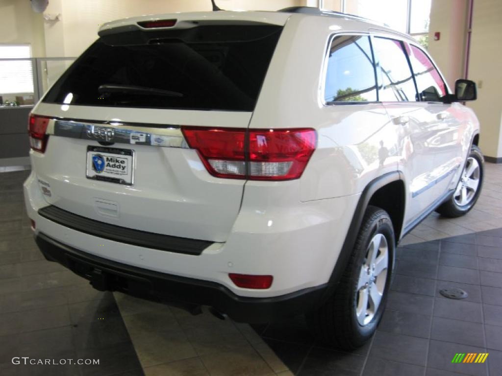 2011 Grand Cherokee Laredo X Package - Stone White / Black photo #6