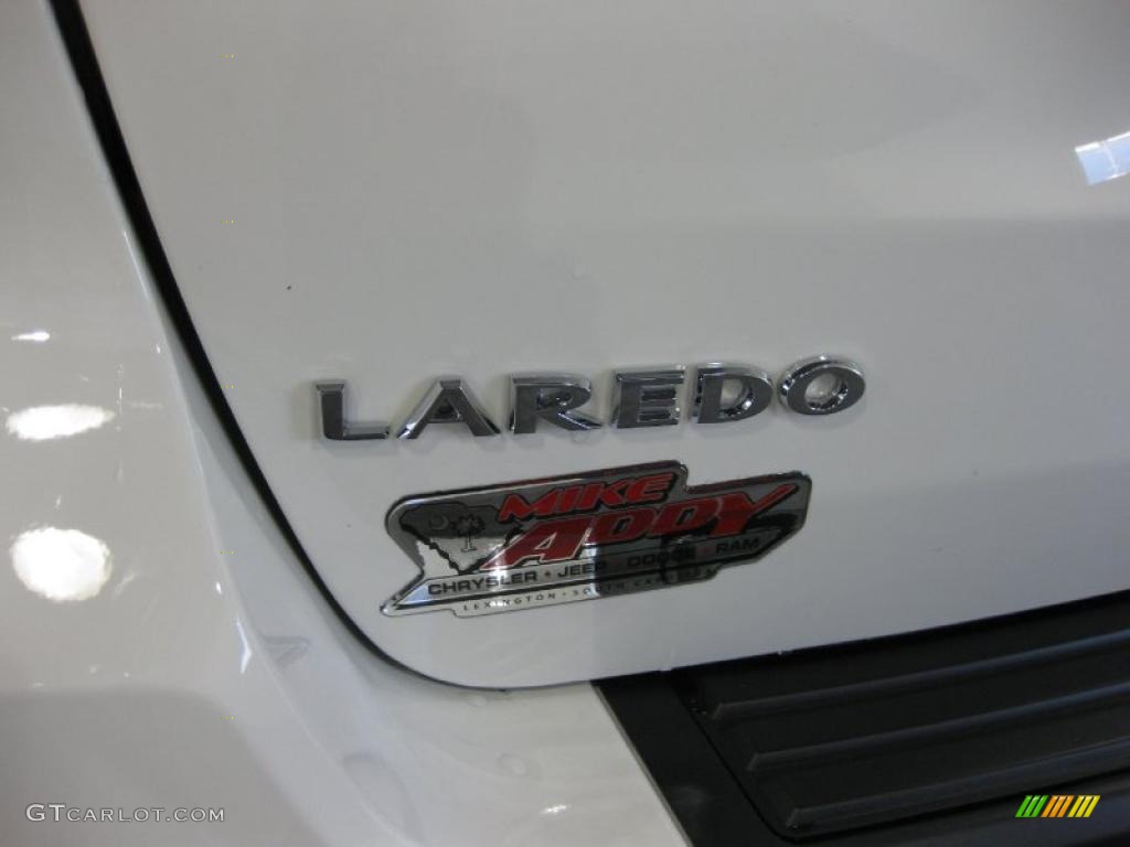 2011 Grand Cherokee Laredo X Package - Stone White / Black photo #10