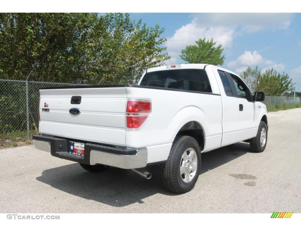 2010 F150 XLT SuperCab - Oxford White / Medium Stone photo #3