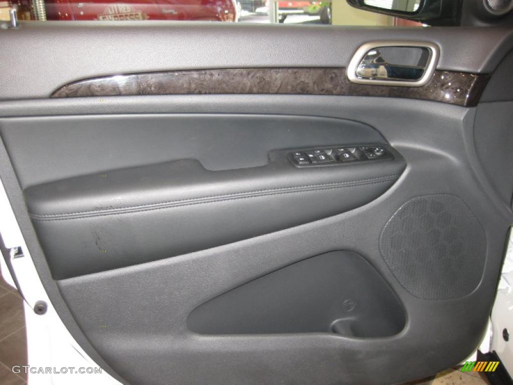 2011 Grand Cherokee Laredo X Package - Stone White / Black photo #11