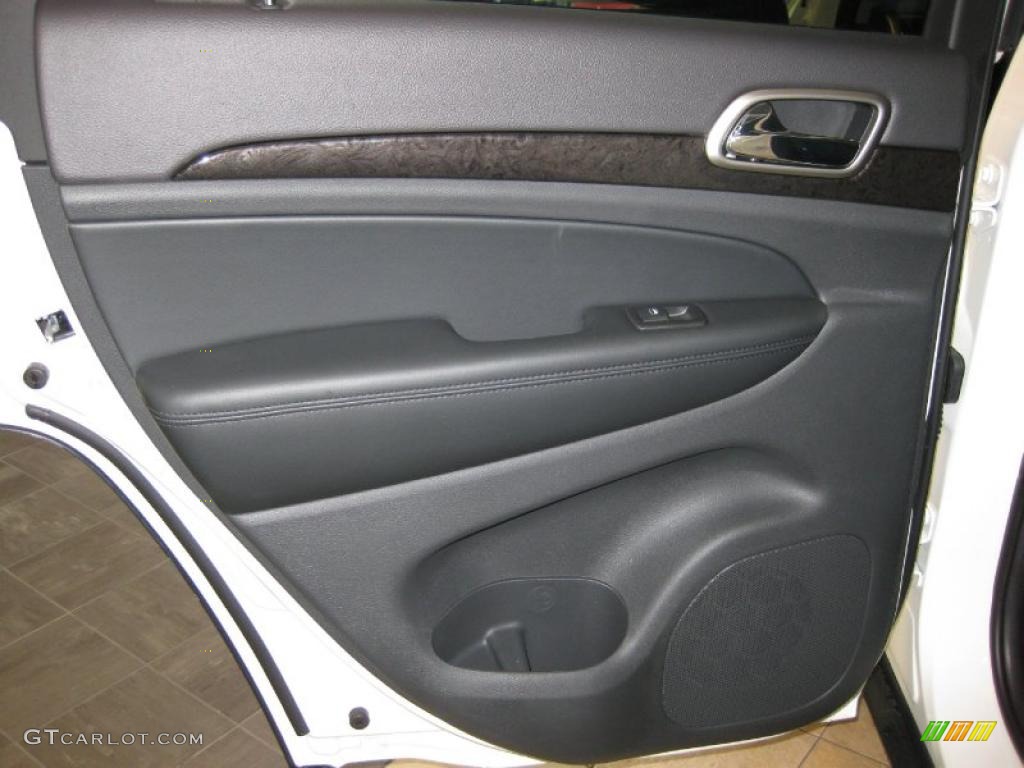 2011 Grand Cherokee Laredo X Package - Stone White / Black photo #13
