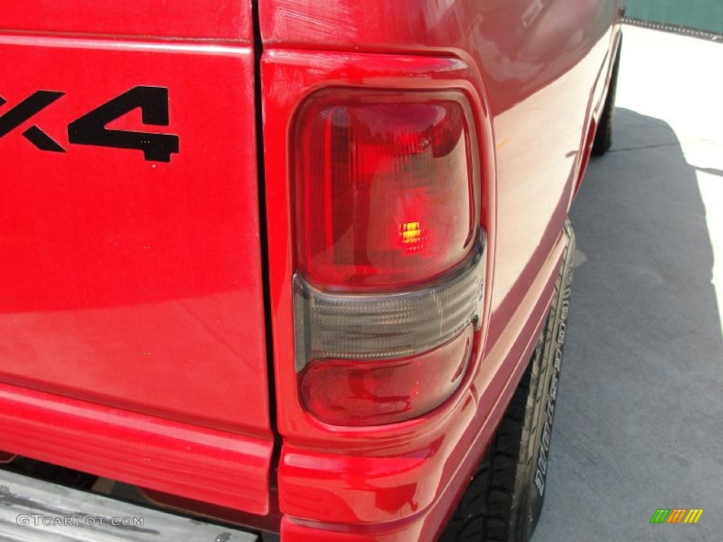 2001 Ram 1500 Sport Club Cab 4x4 - Flame Red / Agate photo #18