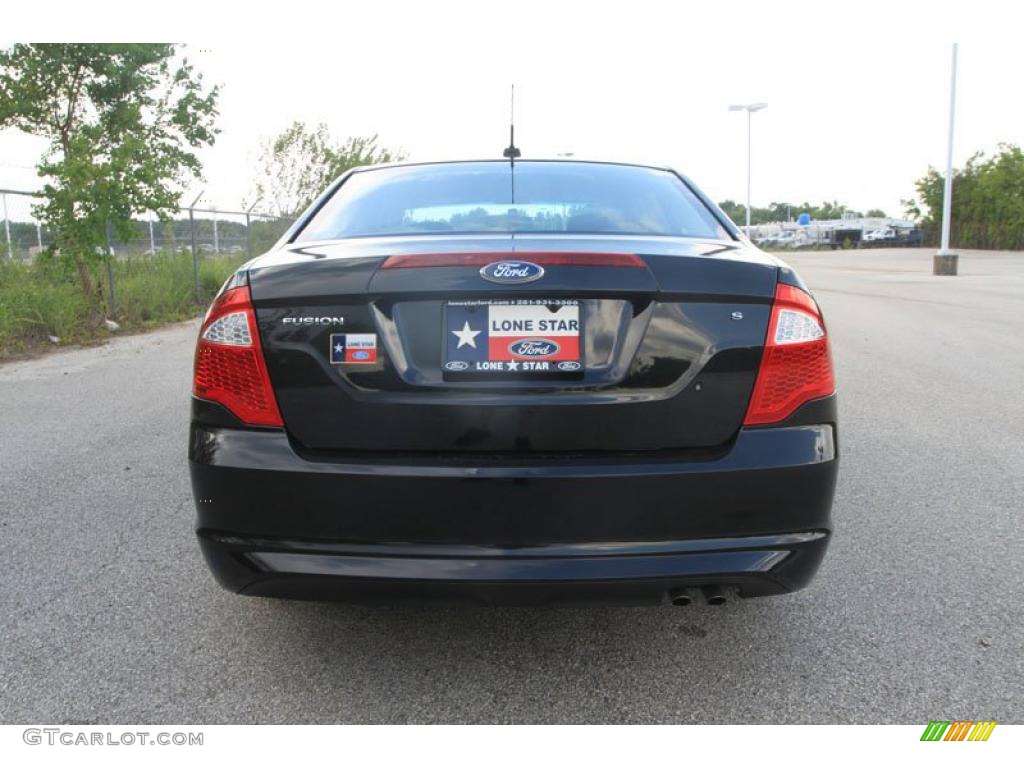 2010 Fusion S - Tuxedo Black Metallic / Medium Light Stone photo #11