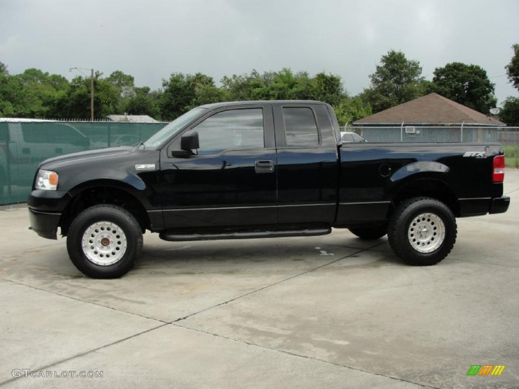 2005 F150 STX SuperCab 4x4 - Black / Medium Flint Grey photo #6