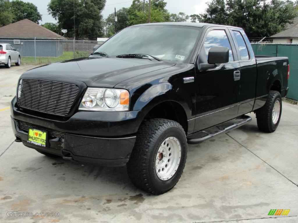 2005 F150 STX SuperCab 4x4 - Black / Medium Flint Grey photo #7