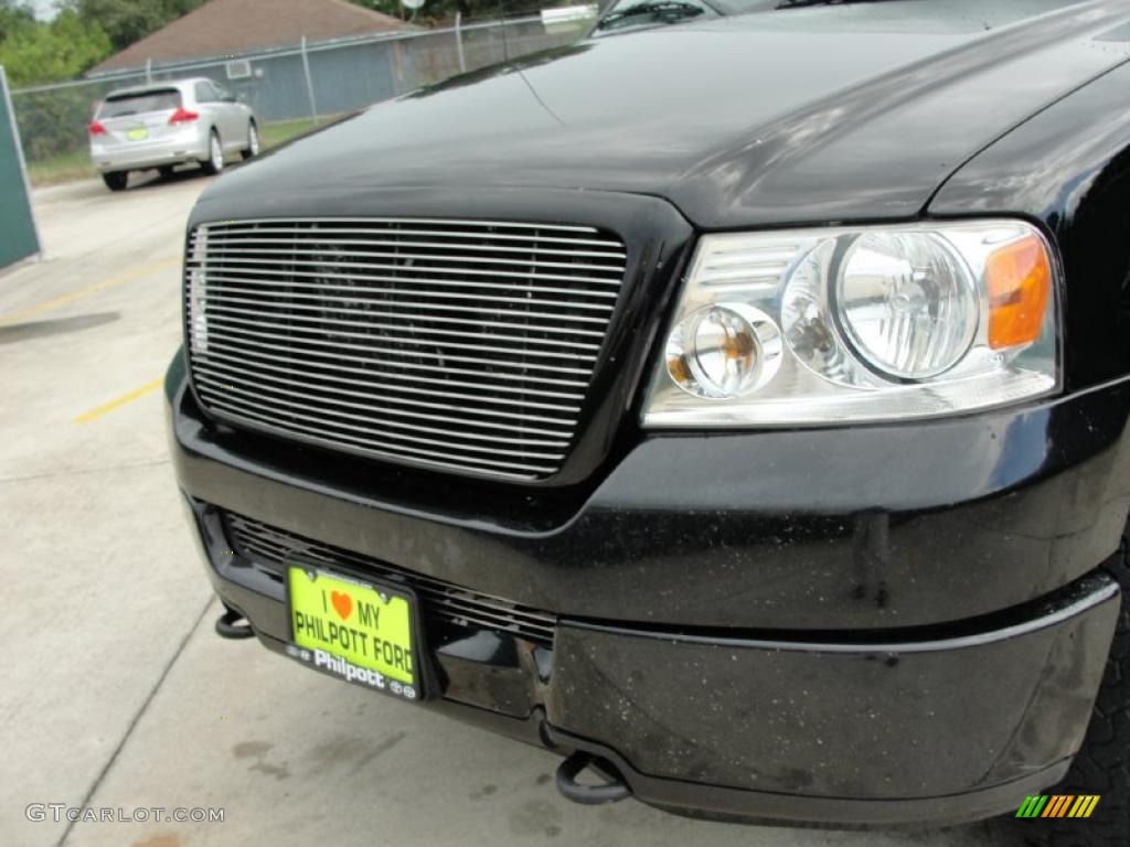 2005 F150 STX SuperCab 4x4 - Black / Medium Flint Grey photo #12