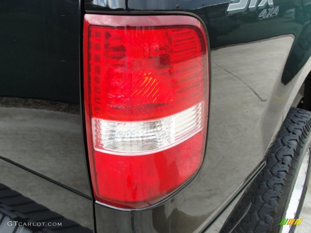 2005 F150 STX SuperCab 4x4 - Black / Medium Flint Grey photo #20