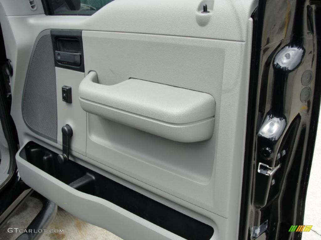 2005 F150 STX SuperCab 4x4 - Black / Medium Flint Grey photo #27