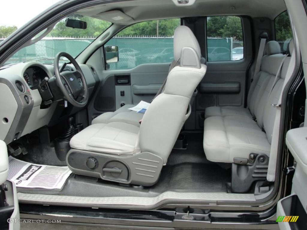 2005 F150 STX SuperCab 4x4 - Black / Medium Flint Grey photo #32