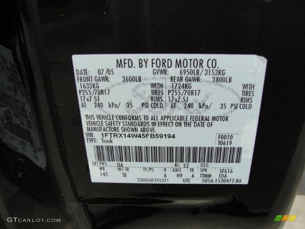 2005 F150 STX SuperCab 4x4 - Black / Medium Flint Grey photo #46