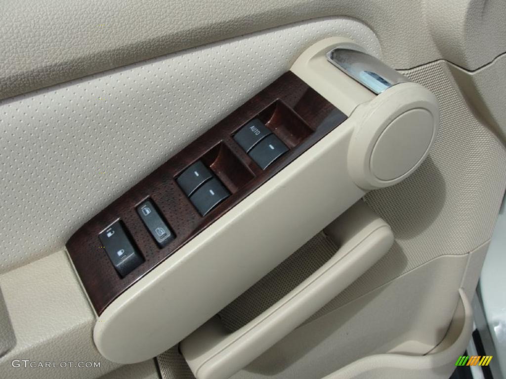 2006 Explorer Limited - Cashmere Tri-Coat / Camel photo #34
