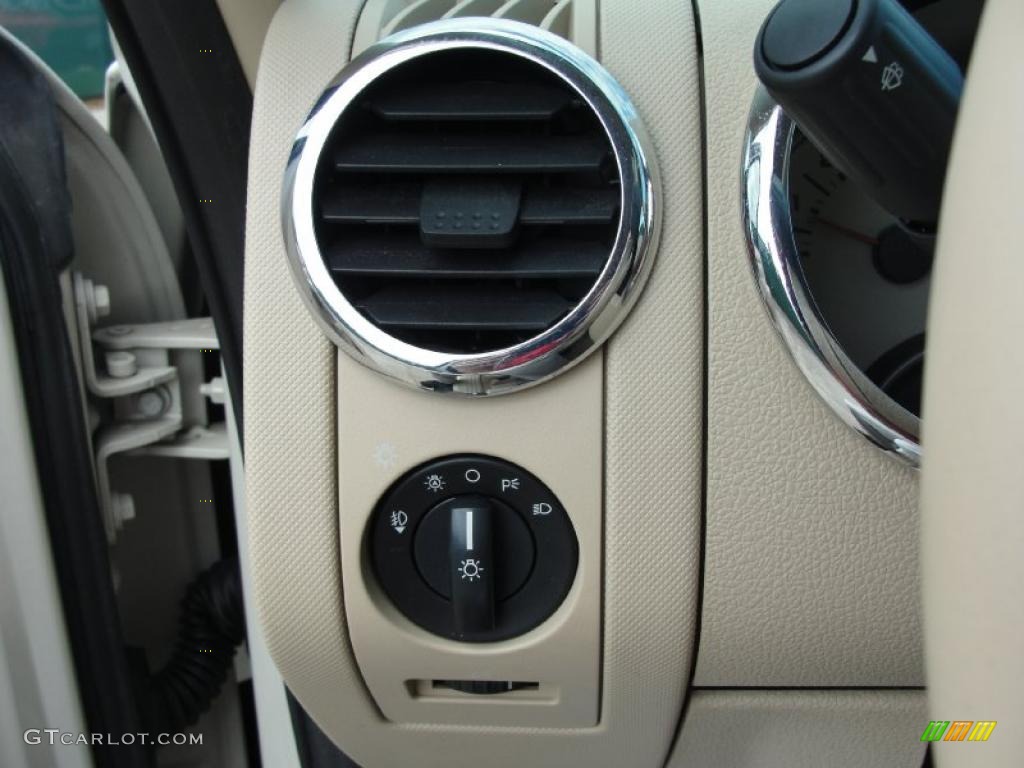 2006 Explorer Limited - Cashmere Tri-Coat / Camel photo #46