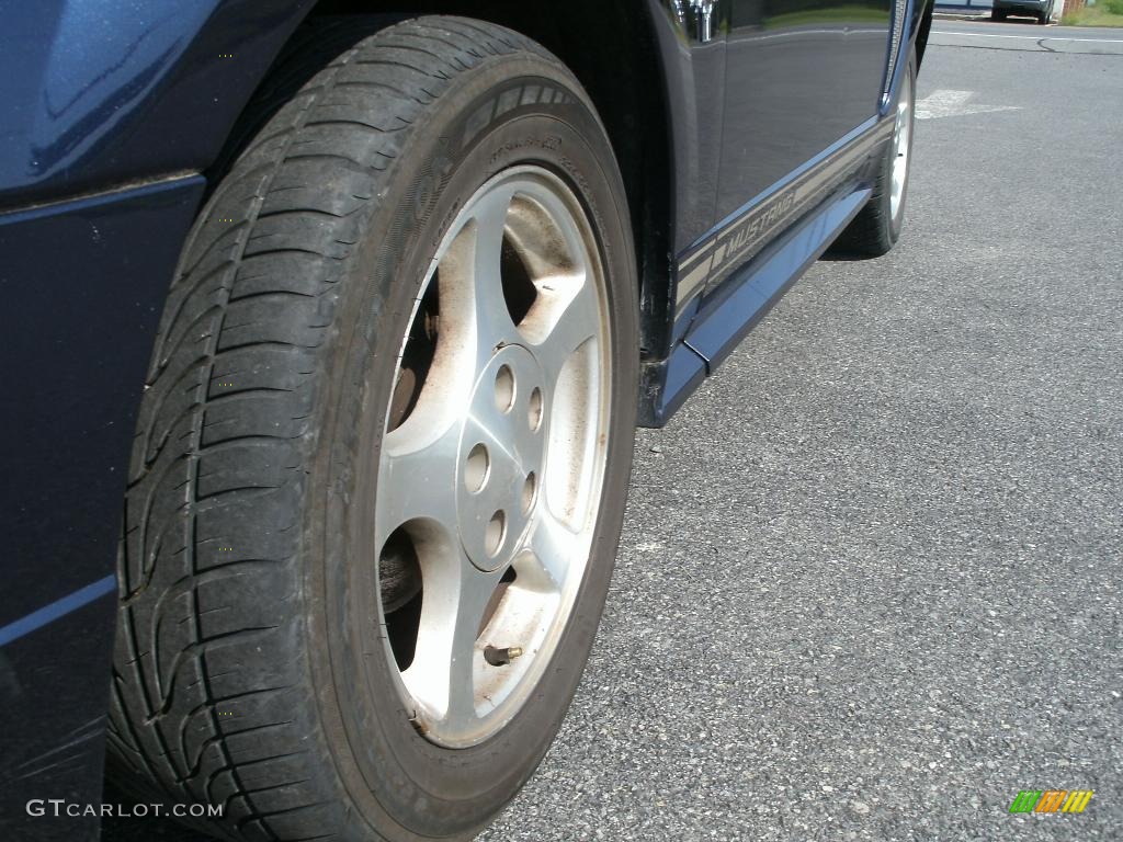 2001 Mustang V6 Convertible - True Blue Metallic / Medium Parchment photo #3