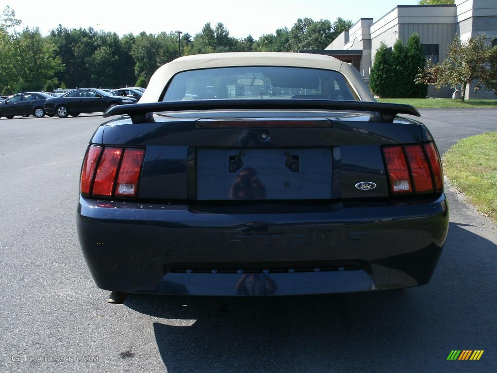 2001 Mustang V6 Convertible - True Blue Metallic / Medium Parchment photo #5