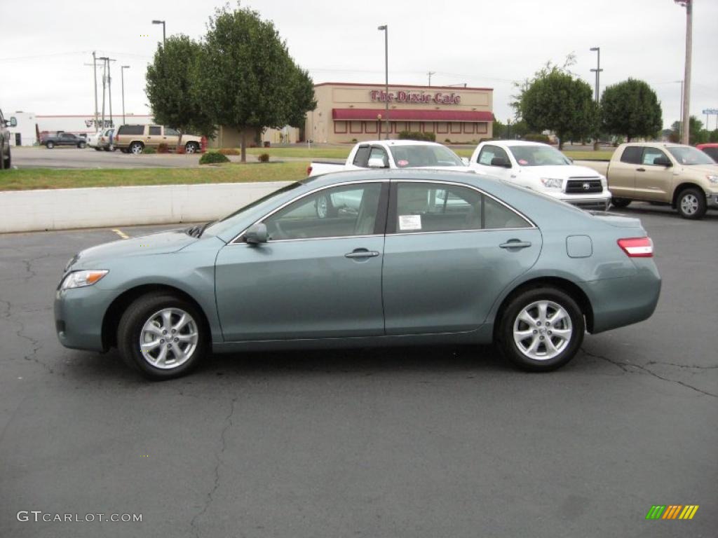 2011 Camry LE - Aloe Green Metallic / Bisque photo #4