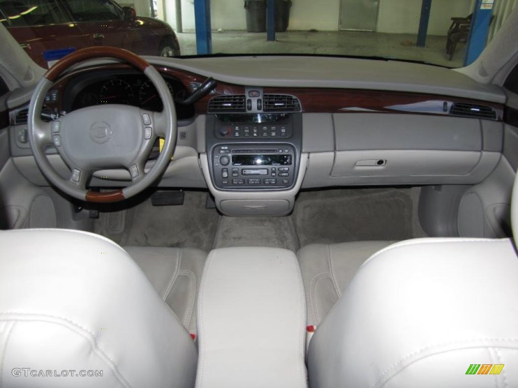 2002 DeVille DHS - White Diamond Pearl / Oatmeal photo #14