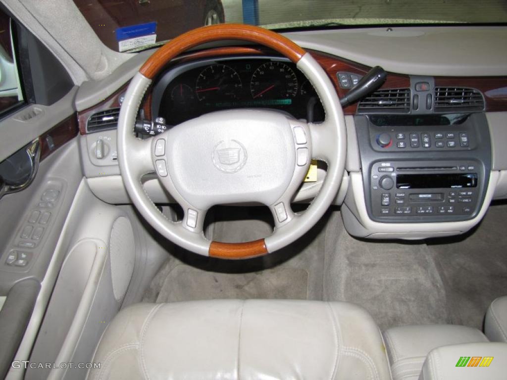2002 DeVille DHS - White Diamond Pearl / Oatmeal photo #15