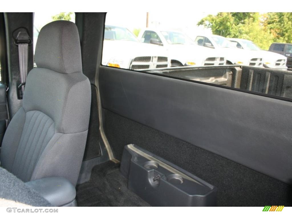 2003 S10 LS Extended Cab 4x4 - Black Onyx / Medium Gray photo #17