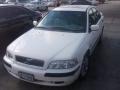 White - S40 1.9T Photo No. 1