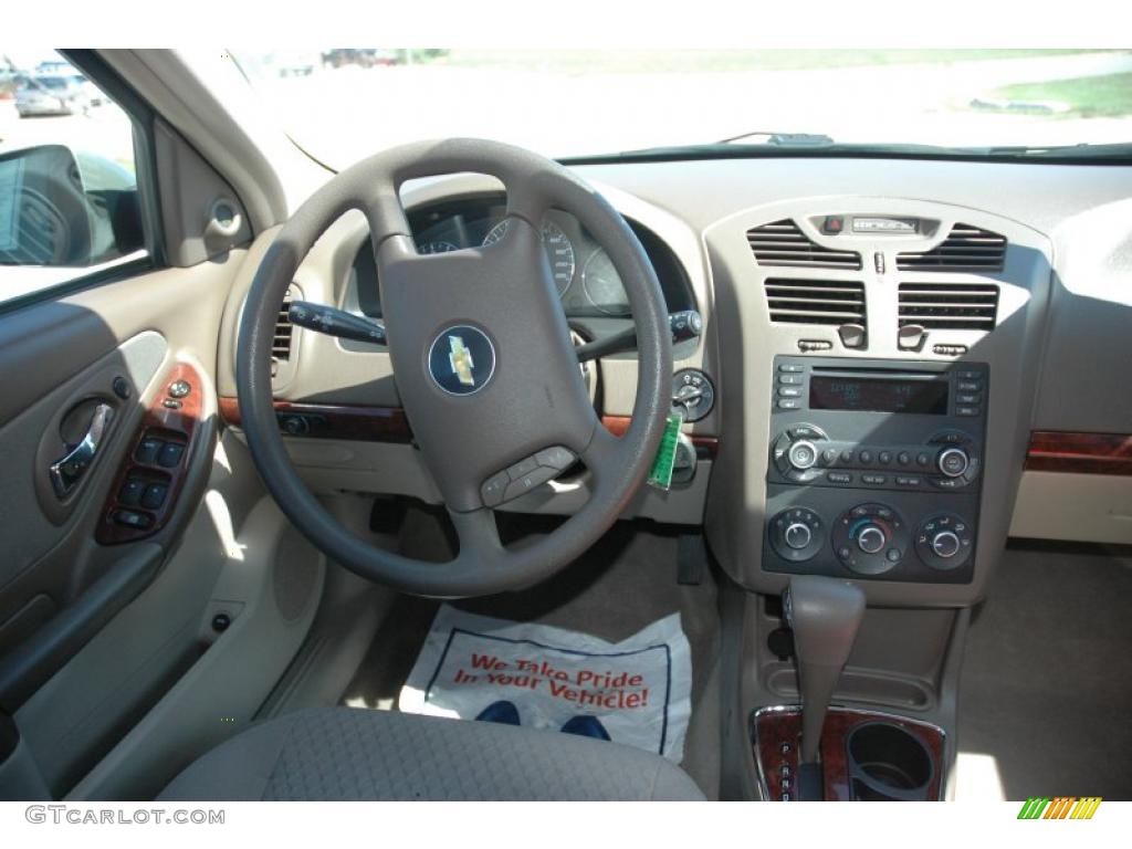 2006 Malibu LT Sedan - Silver Green Metallic / Cashmere Beige photo #11