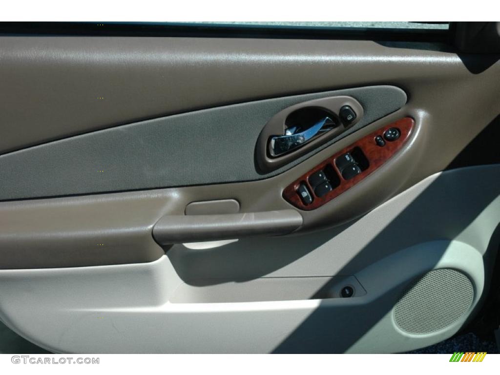 2006 Malibu LT Sedan - Silver Green Metallic / Cashmere Beige photo #14