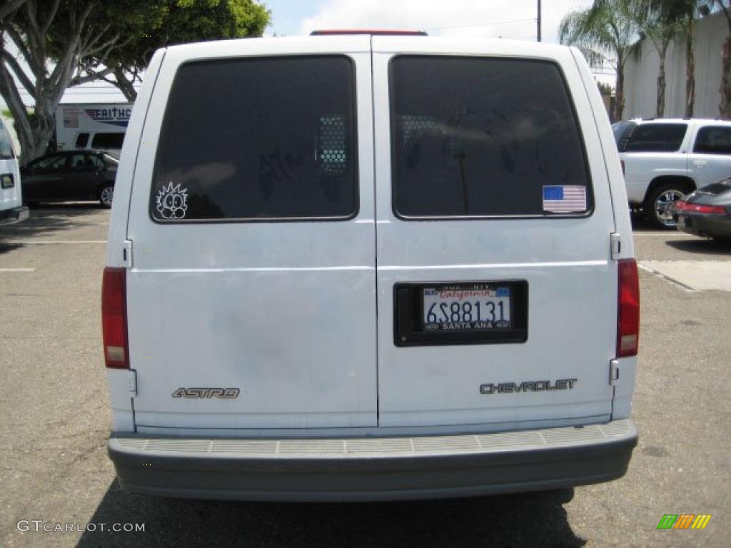 2001 Astro Commercial Van - Ivory White / Neutral photo #4