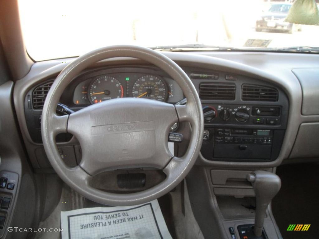 1994 Camry LE Sedan - Dark Emerald Pearl / Gray photo #5