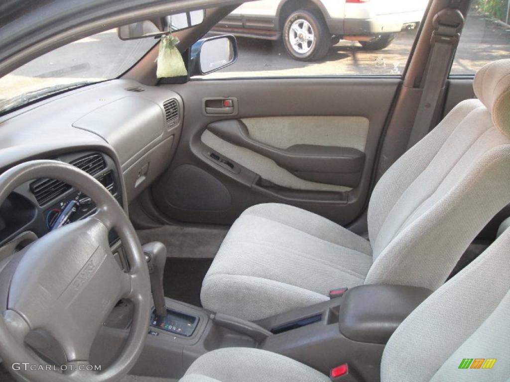 1994 Camry LE Sedan - Dark Emerald Pearl / Gray photo #6