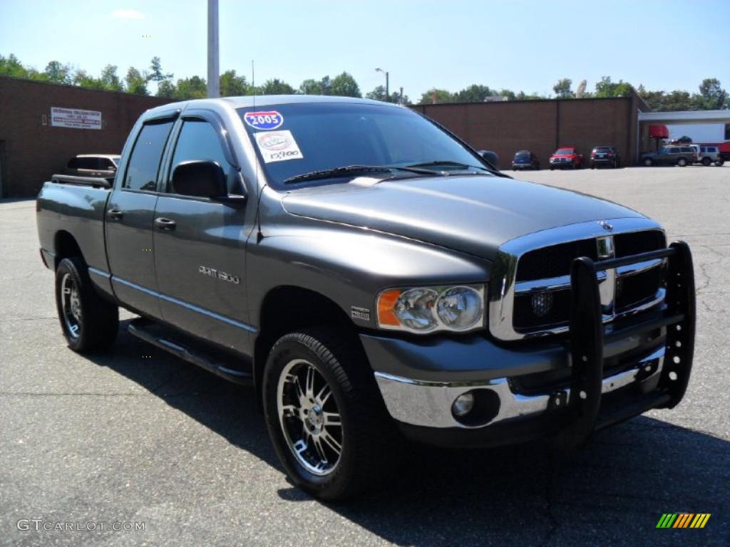 2005 Ram 1500 SLT Quad Cab 4x4 - Mineral Gray Metallic / Dark Slate Gray photo #5