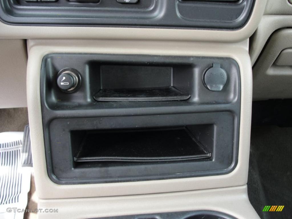 2004 Silverado 1500 LS Crew Cab - Dark Green Metallic / Tan photo #31