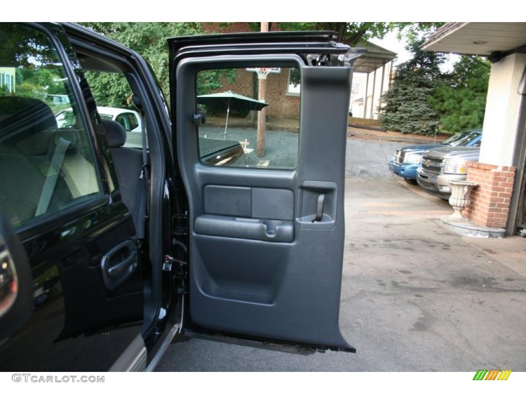 2002 Silverado 1500 LS Extended Cab 4x4 - Onyx Black / Graphite Gray photo #15