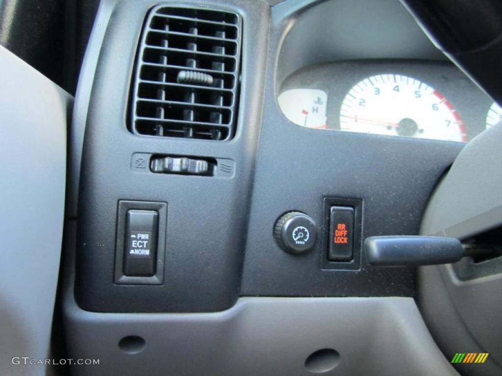 2004 Tacoma V6 TRD Double Cab 4x4 - Lunar Mist Metallic / Oak photo #12