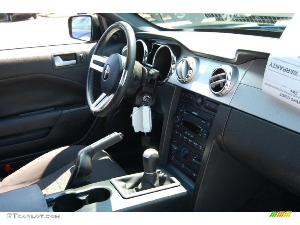 2006 Mustang GT Deluxe Coupe - Vista Blue Metallic / Dark Charcoal photo #10