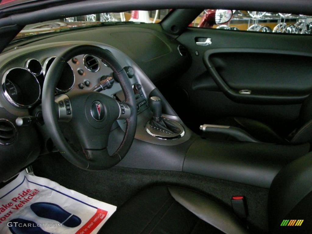 2009 Solstice GXP Coupe - Wicked Ruby Red / Ebony photo #6