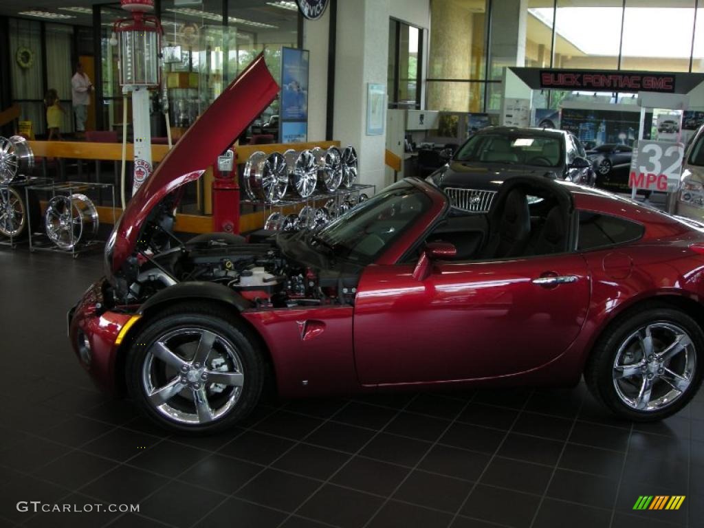 2009 Solstice GXP Coupe - Wicked Ruby Red / Ebony photo #17