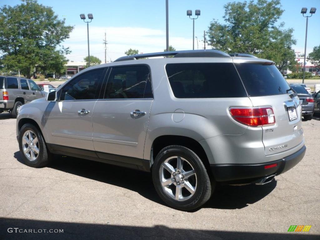 2008 Outlook XR AWD - Silver Pearl / Gray photo #4