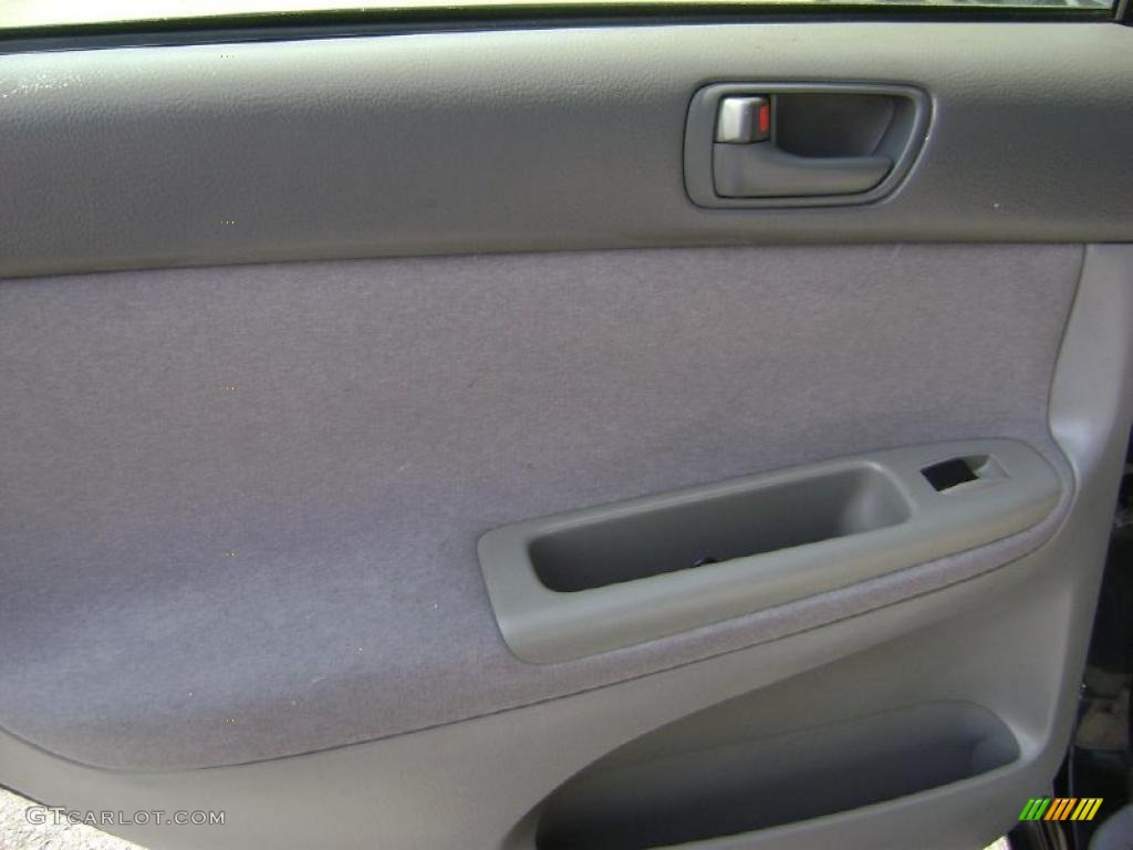 2003 Camry LE - Black / Stone photo #9