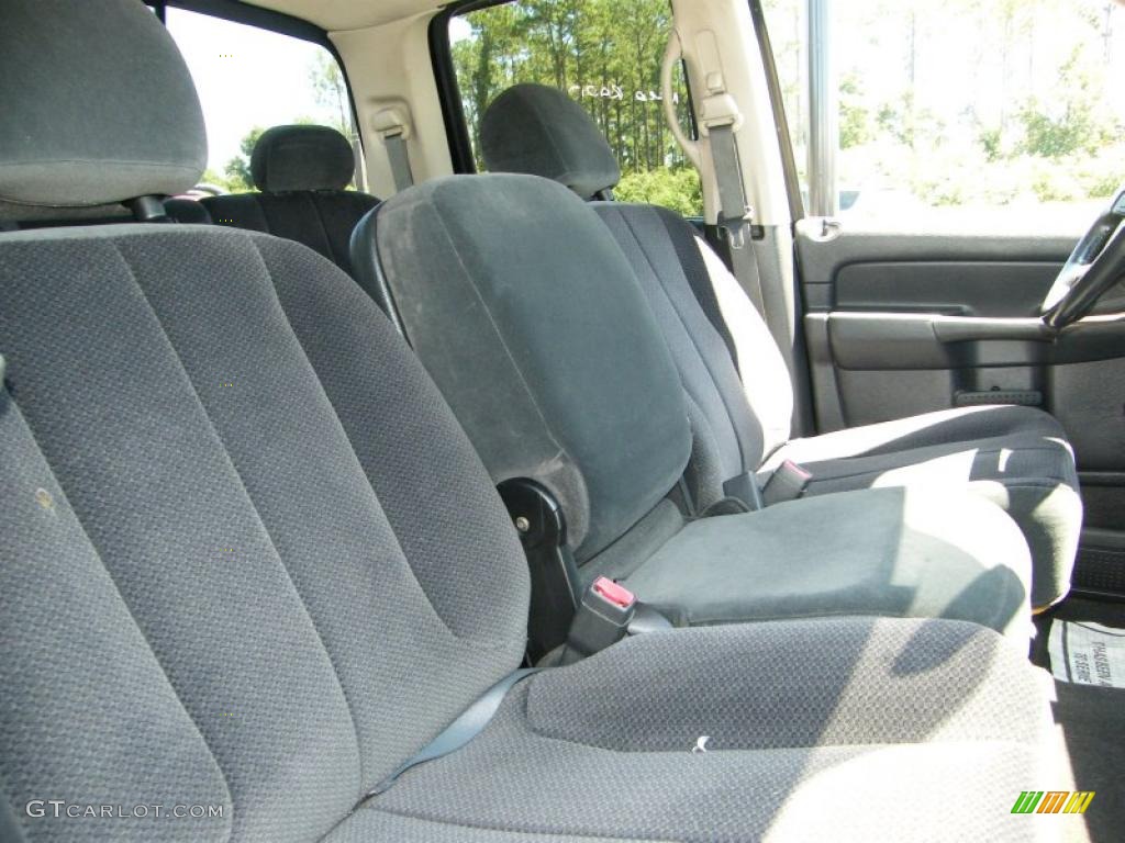 2005 Ram 1500 SLT Quad Cab 4x4 - Black / Dark Slate Gray photo #24