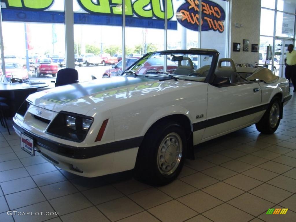 1985 Mustang GT Convertible - Oxford White / Grey photo #1