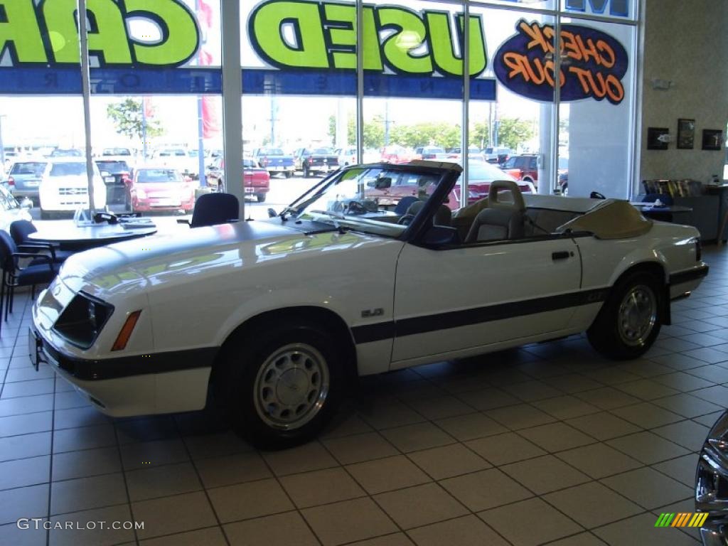 1985 Mustang GT Convertible - Oxford White / Grey photo #2