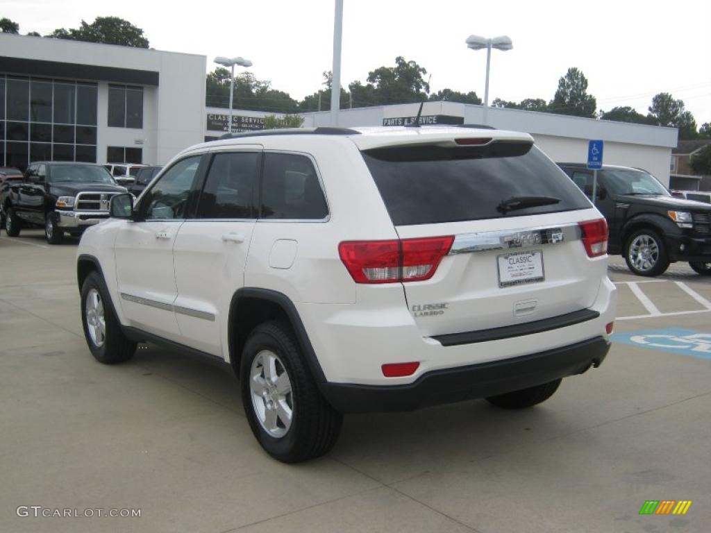 2011 Grand Cherokee Laredo - Stone White / Dark Graystone/Medium Graystone photo #3