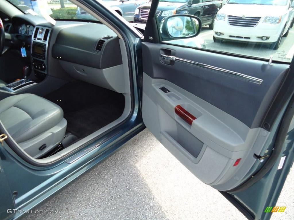 2005 300 C HEMI - Magnesium Pearl / Dark Slate Gray/Light Graystone photo #19