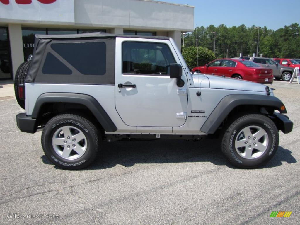 2010 Wrangler Sport 4x4 - Bright Silver Metallic / Dark Slate Gray/Medium Slate Gray photo #7