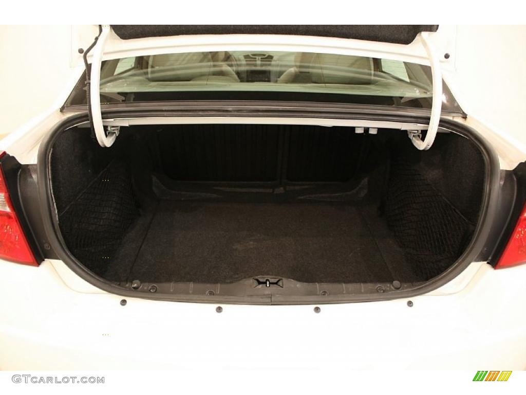 2005 Malibu LT V6 Sedan - White / Neutral Beige photo #23